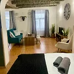 U Zeleneho Jalovce Апартаменты Прага